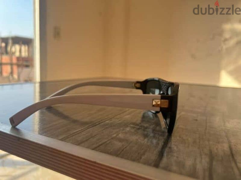 louis vuitton sunglasses authentic unisex black and white 2