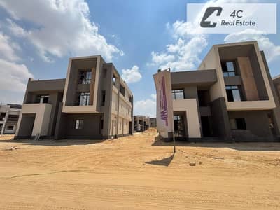 Twin house villa 520 in a prime location for sale in SA’ADA Compound, Fifth Settlement, New Cairo.