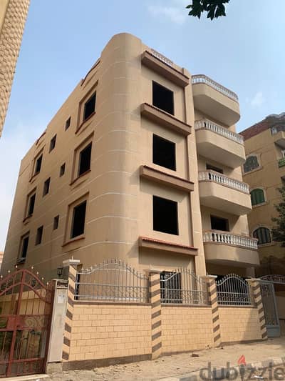 للبيع عمارة سكنية فى العبور