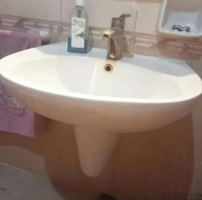 حوض ركبه  به شرخ بسيط لا يسرب و ممكن معالجته