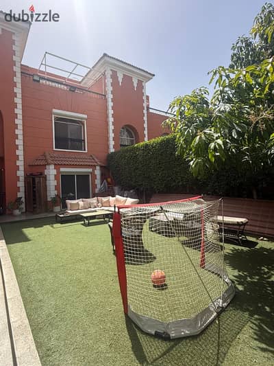 Middle townhouse for sale in Mina Garden City, fully finished, near Misr University