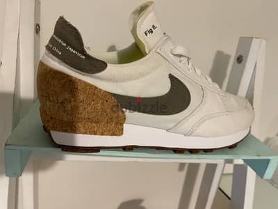 original brand new Nike pagoda size 43