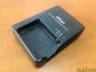 شاحن Nikon MH‑24 أصلي – مستعمل بحالة ممتازة