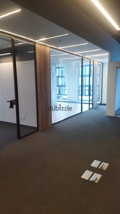مكتب كورنر للبيع في بارك ستريت الشيخ زايد - فيو مميز جدا مساحه 360 متر كامل التشطيب بالتكيفات office for sale in park. st elsheikh zayed 360sqm fully