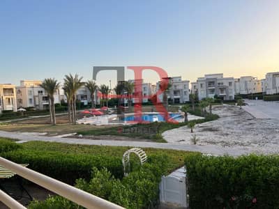 شاليه للإيجار إطلالة على حمام سباحة مفروش بالكامل في أمواج الساحل الشمالي