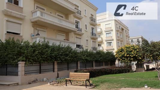 شقة الترا مودرن للبيع في هايد بارك سنتر فيل Hyde Park New Cairo – فيو مميز جاردن وواجهة  بحري  بسعر مميز