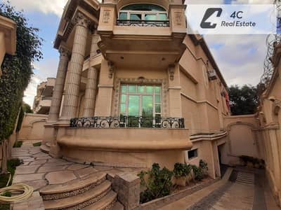 Standalone villa with a large built-up area of 1200 sqm for sale in one of the most prestigious locations in New Cairo – El Shouyfat
