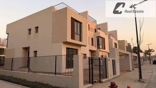 Under market price twin house 245 m for sale  bahry view landscape prime location in Sodic East New Heliopolis