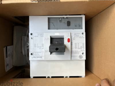 سيركت بريكر  general electric  1250A 50KA