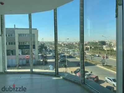 عياده طبيه للايجار بجوار مستشفي تخصصي زايد - سنترو مول - مساحه 143 متر واجهه كامله التشطيب بالتكيفات clinic for rent in elsheikh zayed city