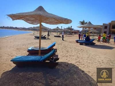 قريه استثماريه بها جميع الخدمات قرية لاجولي مارينا العين السخنه