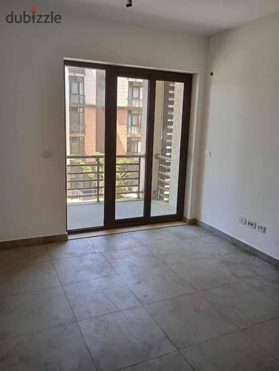 For sale: a great opportunity apartment, 77 sqm, located in the most prestigious and newest phase B8 in Madinaty. One of the best locations for living and investment. Immediate delivery, ready for occupancy, at a commercial price for quick sale. Group 86,