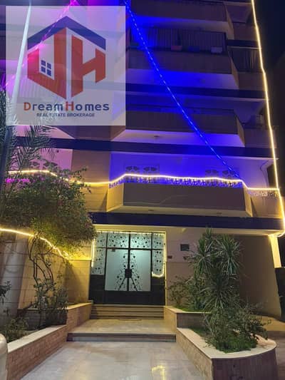 Furnished apartment for rent in the most prestigious areas of Al-Hadaba Al-Olya, 200m²