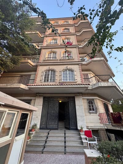 عمارة للبيع داخل سرايات المعادي
