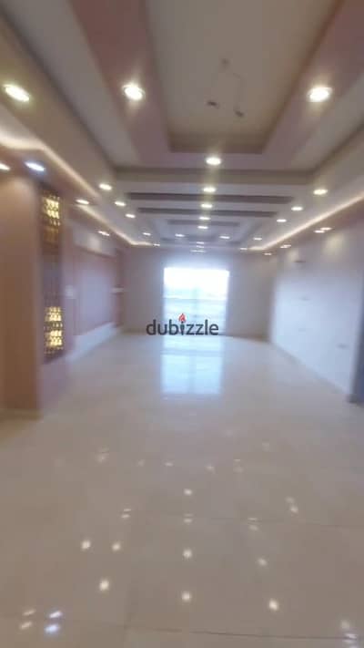 For rent: Ahmed Arabi Street, in a newly constructed building with full finishing, 200 m, luxurious entrance, very chic building, 2 elevators, very special location, 3 rooms including a master bedroom with bathroom, reception, 3 bathrooms, kitchen