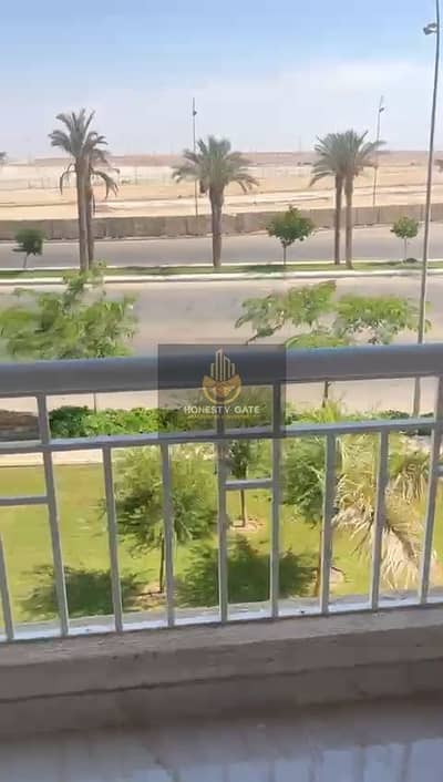 شقة للبيع في مدينتي 116م في B12 مقدم واقساط من غير اشتراك نادي بحري صريح علي وايد جاردن غير مجروحه تمام