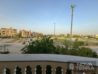 Apartment for rent in the 7th District, Sheikh Zayed . directly on Al Safa Street, with an open view overlooking the square. Exceptional location.