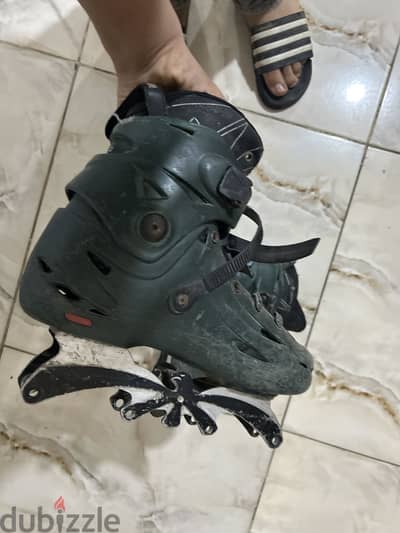 اسكيت flinge eagle f6   مستعمل للبيع بسعر مخفض جدا