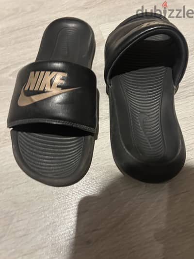 Nike Slides – Used – Original