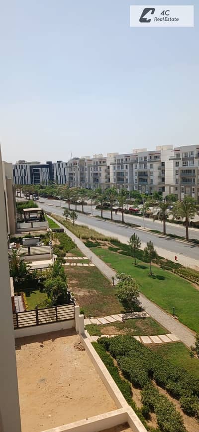 Ready to move Villa Duplex Family House 234 m 3 bedrooms for sale in prime location in Hyde Park New Cairo near to Mountain View
