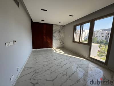 شقة جاهزة للسكن ٣ غرف نوم للإيجار بجانب مول العرب في الشيخ زايد كمبوند ابراج ايون كورت يارد مراكز