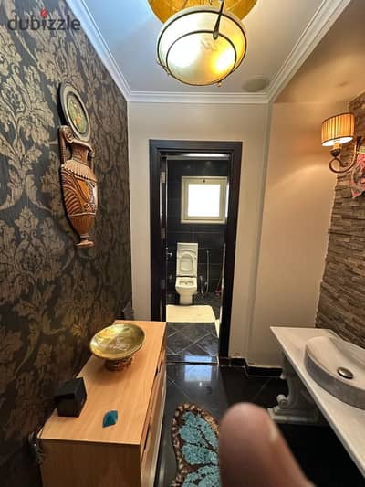The price has been reduced for a quick sale opportunity for a large space apartment in the Dyar Al-Tamyr Compound plus a regulated roof.