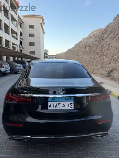 مرسيدس E200