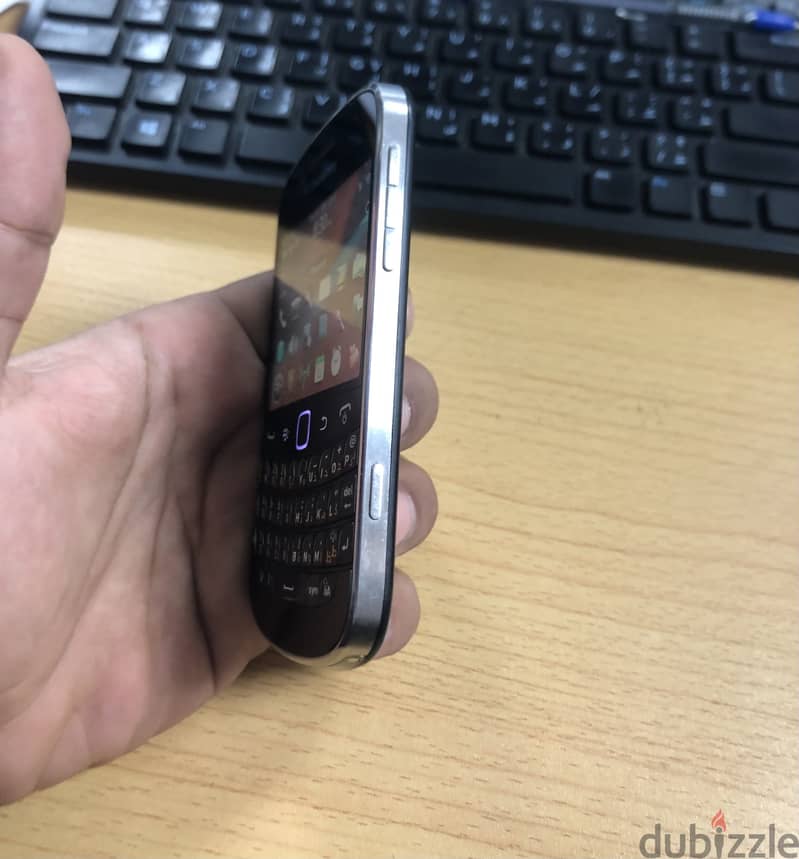 Black berry bold Excellent condition 1