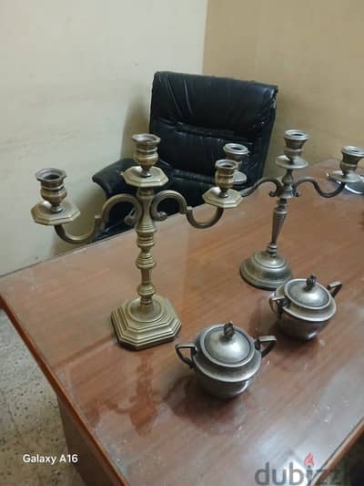 شمعدان نحاس تقيل للتواصل ٠١٢٠٠٧٤٠٠٧٥