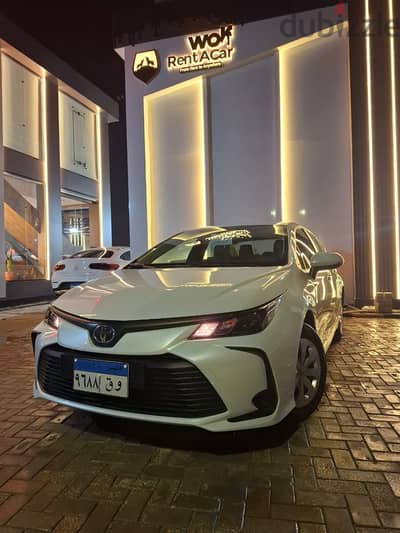 تويوتا كورولا ٢٠٢٤ للايجار بسائق او بدون - Toyota Corolla 2024