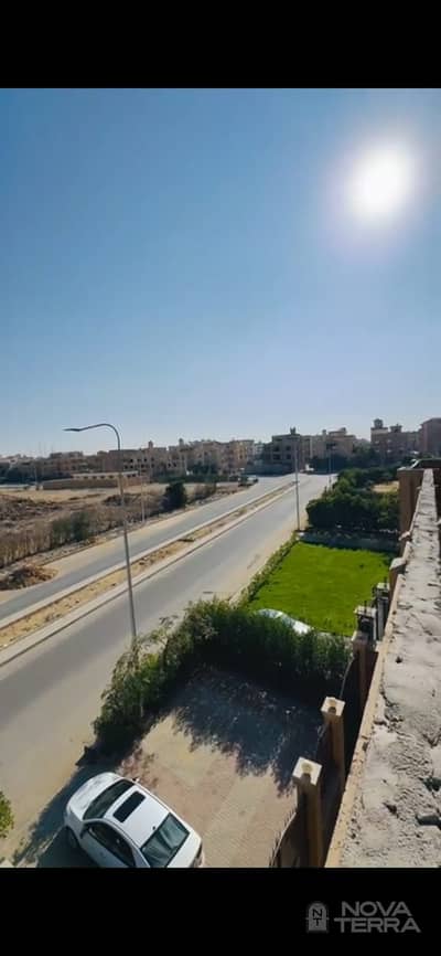 شقة للبيع بغرب سوميد موقع متميز علي شارع رئيسي مسجله شهر عقاري