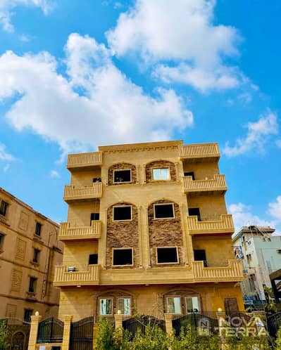 شقة للبيع بغرب سوميد موقع متميز علي شارع رئيسي مسجله شهر عقاري