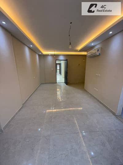 للإيجار اي فيلا جاردن 265 متر + 60 متر جاردن متشطبة بالكامل اول سكن لوكيشن مميز في Mountain View iCity