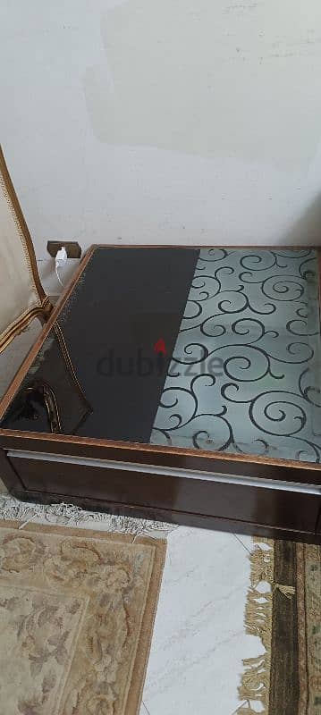 للبيع