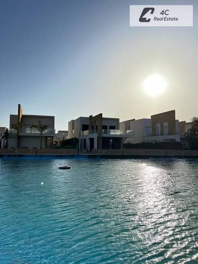 Under market price Villa 478 m for sale, ready to move, bahry Directly on lagoon view steps from the beach very prime location in Seashell North Coast