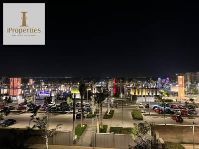 احسن افيو مفتوح على District lake فى ميفيدا شقه | متشطبه بالتكيفيات و المطبخ للايجار | التجمع الخامس القاهره الجديدة