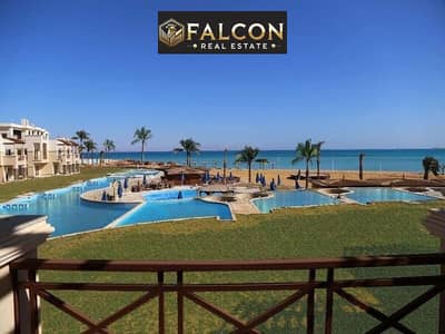 شاليه  جاهز للسكن sea view (بخصم 30%) متشطب بالكامل للبيع فى قريه بلو بلو العين السخنه blue blue بالقرب من طريق السويس ولافيستا ودقائق من بورتو السخنه