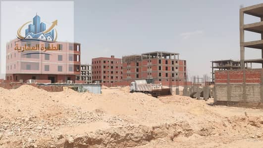 قطعة ارض مساحة 600متر بحري للبيع بشمال الرحاب القاهرة الجديدة بها رخصة