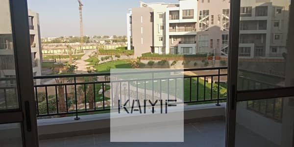 شقة للإيجار في كايرو فيستيفال سيتي Cairo Festival City مطبخ مجهز بالكامل موقع مميز جاهزة للسكن الفوري
