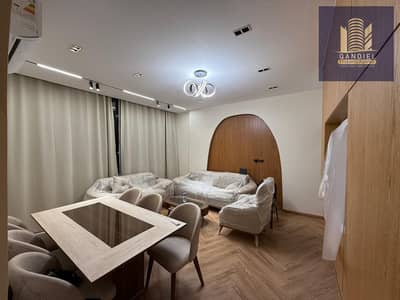 Apartment for Sale – Prime Location in El Manial   High Lux Finishing  Location: Main El Manial Street, near El Basha Square
