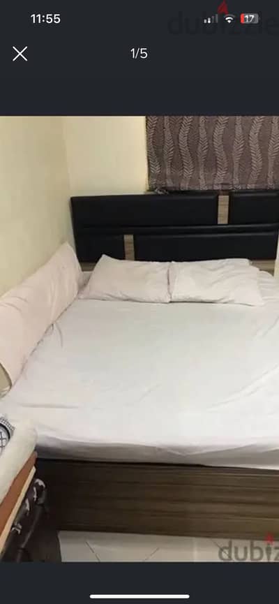 ‏غرفة نوم بحالة جيدة جدا