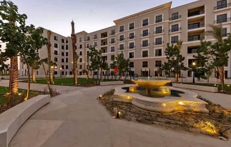 للايجار شقة مميزة أرضي بجاردن داخل كمبوند Village West في قلب الشيخ زايد بالمطبخ والتكييفات