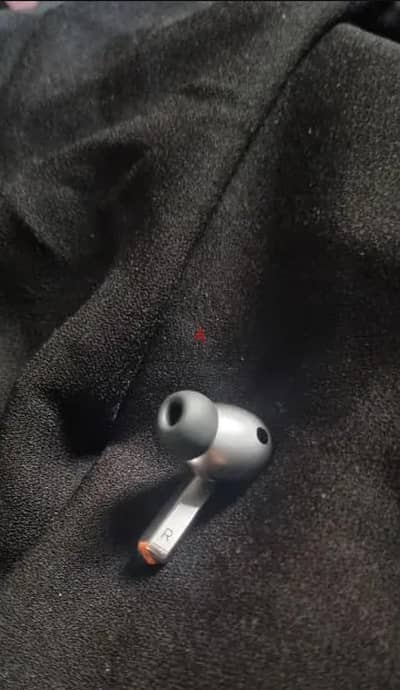 فرده يمين buds 3 pro
