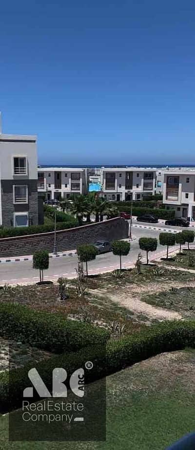 بينتهاوس للبيع في امواج الساحل الشمالي ٤ غرف ٢ حمام ڤيو البحر وكلوب هاوس -amwaj north coast