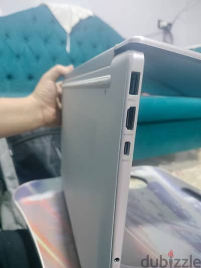 لاب توب hp لم يستعمل سوى عدة أيام