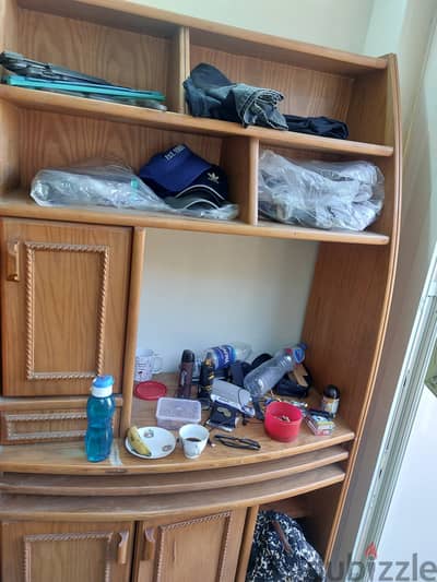 مكتبة او وحدة تيليفزيون