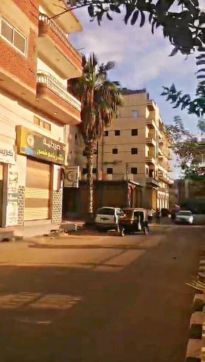 عقار دور أرضي 3 محلات