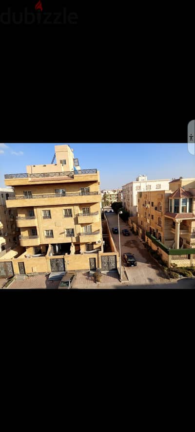 شقه روف ناصيه التجمع الاول بجوار سوان ليك