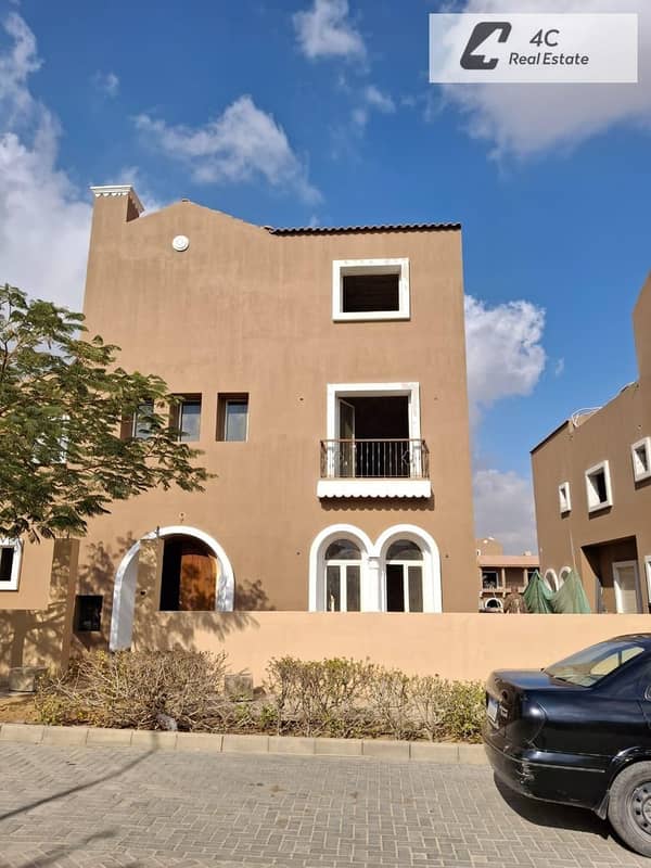 باقل من سعره ب 400 الف فيلا ستاندالوون بحري و ع فيو استلام فوري برايم لوكيشين اوبن فيو 4 غرف نوم  ف كمبوند هايد بارك التجمع الحامس Hyde Park New Cairo