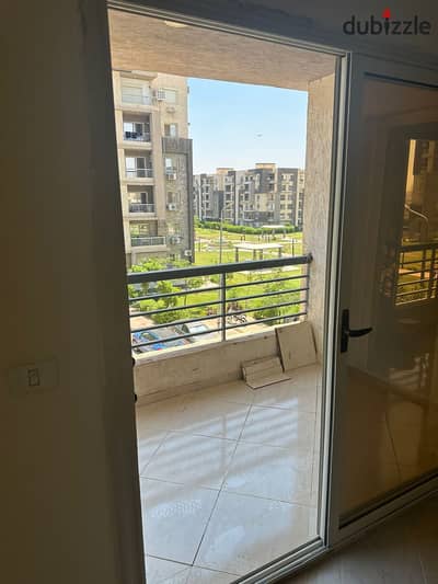 شقة متشطبة بالكامل للبيع في كمبوند دار مصر 16 – الشيخ زايد Dar Misr 16 – Sheikh Zayed -استلام فوري - موقع مميز وقريب من الخدمات